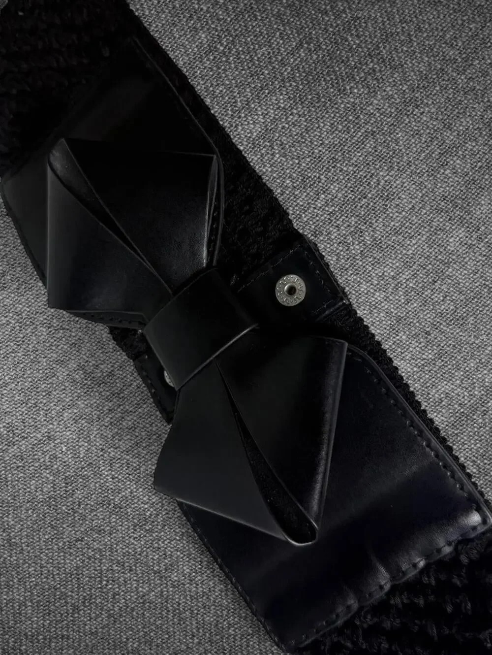 N/A black wide